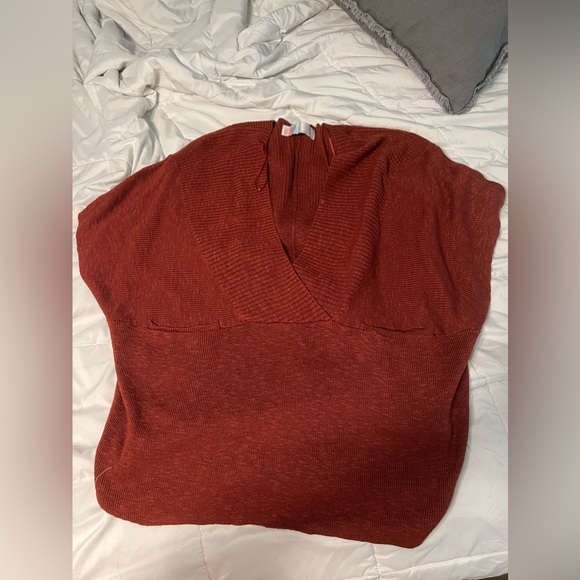 Free Jaclyn sweater set - Picture 6 of 8